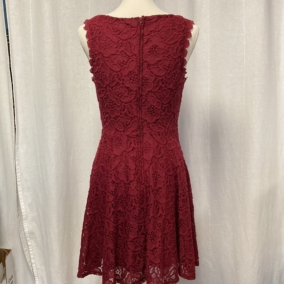 Jodi Kristopher lace fit and flare junior dress - Picture 3 of 6